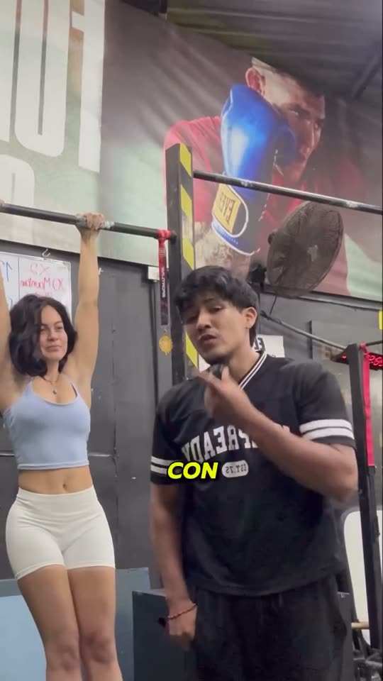 Alejandra entrenando en BM Calistenia