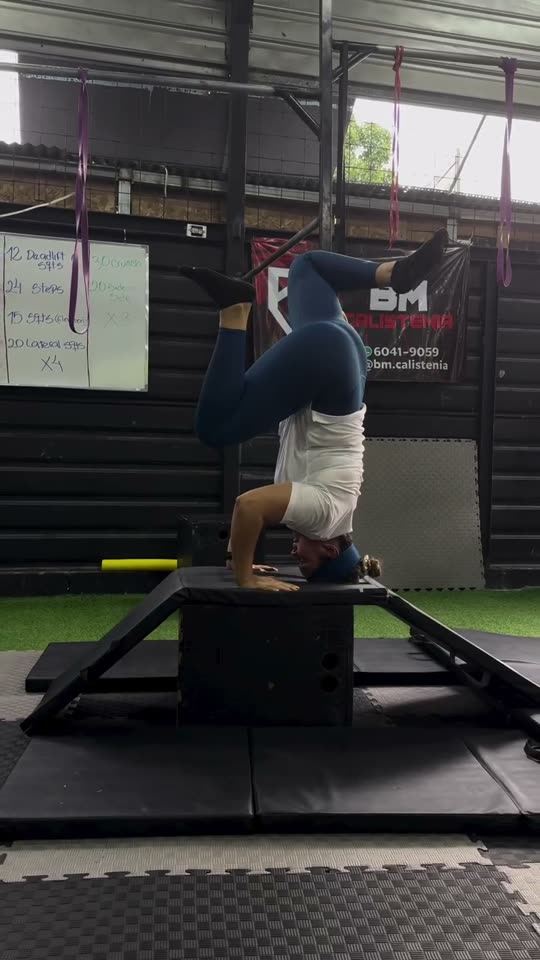 Francia entrenando en BM Calistenia